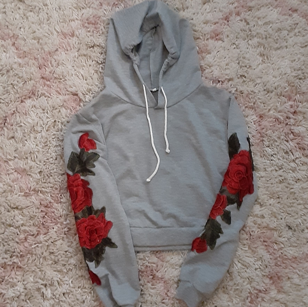 Cropped rose hoddie